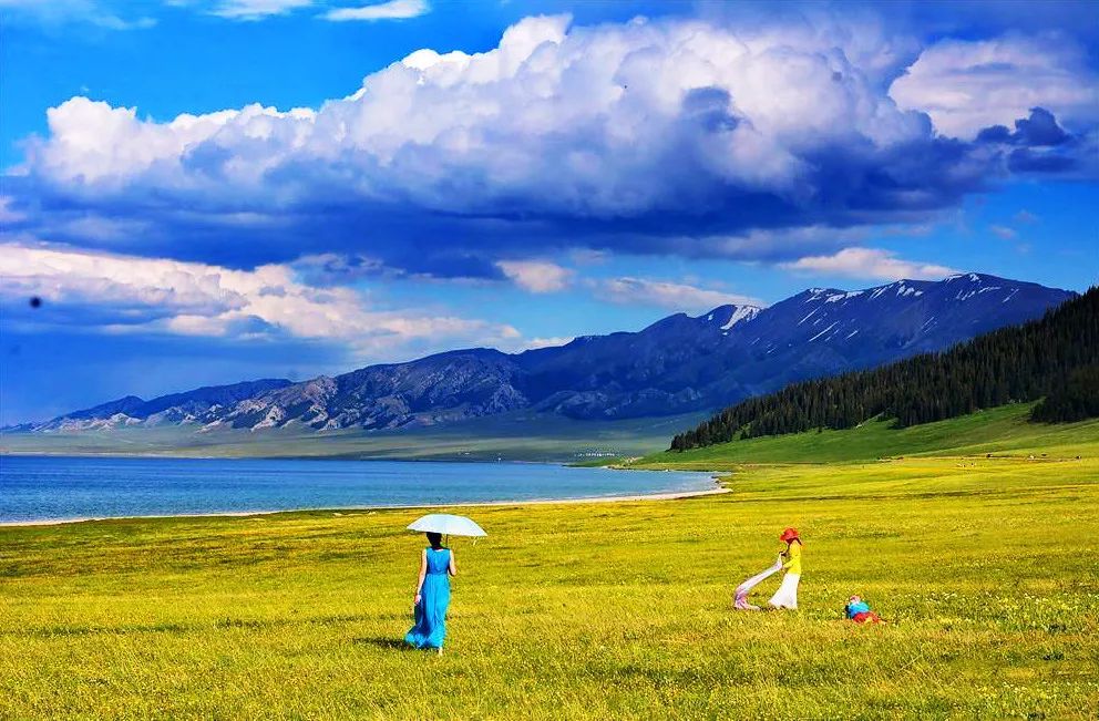 丝绸之路上的文化交汇地，新疆新起点