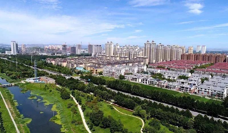 月光下的古城守望者,保定古城夜色下的舞台遐想